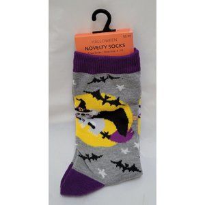 NWT Halloween Socks - Crew Socks Size 4 - 10 - Bear w/ Witches Hat Flying Broom